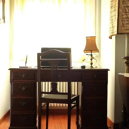Apartment Old Style - Boutique With Terrace In Center *