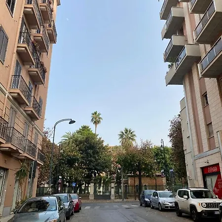 Old Style - Boutique With Terrace In Center *
